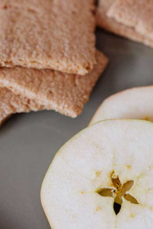 Healthy snacks - crispbread - apple - olives