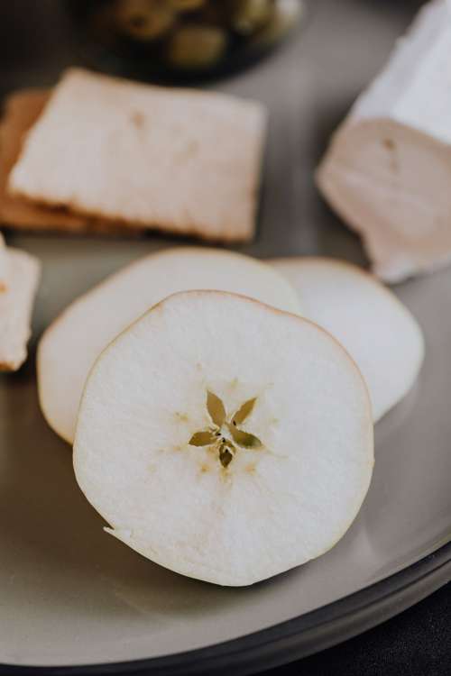 Healthy snacks - crispbread - apple - olives