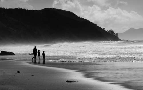ocean people silhouette sea shore