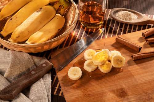 Banana with honey and cinnamon