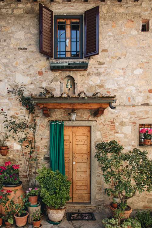 Stunning Italian Building Exterior Photo