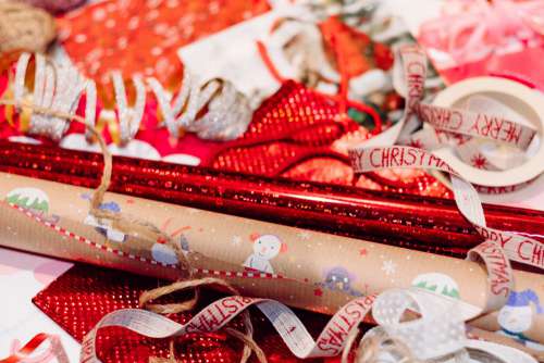 Christmas bags, wrapping paper and ribbons 7