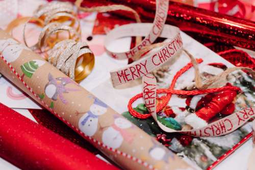 Christmas bags, wrapping paper and ribbons 4