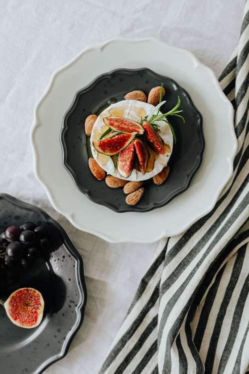 Camembert with figs - almonds - maple syrup