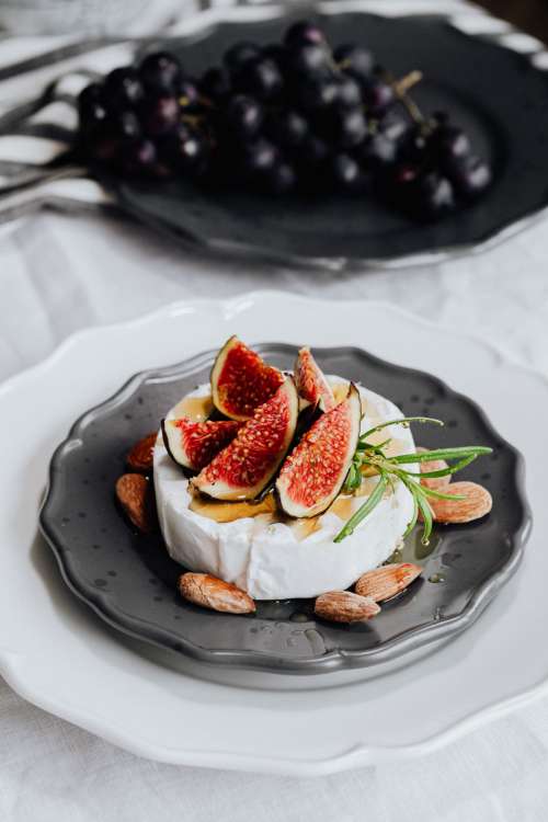 Camembert with figs - almonds - maple syrup