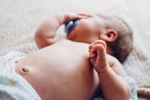 Newborn baby’s belly button 2