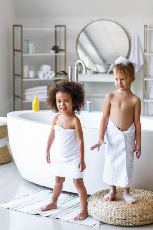 Child Hygiene Bath No Cost Stock Image
